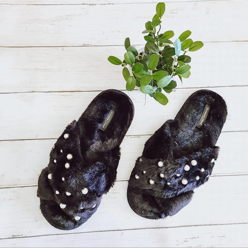 Victoria's Secret Criss Cross Faux Fur Slippers